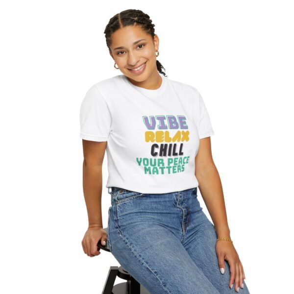 Vibe and Relax T-shirt - Image 9